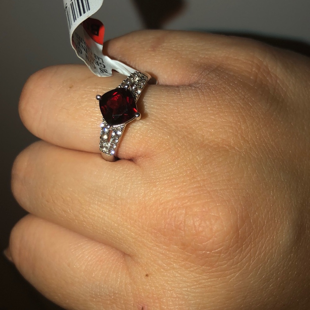 Ruby Red Ring. ❤️❤️❤️ - Picture 2 of 3